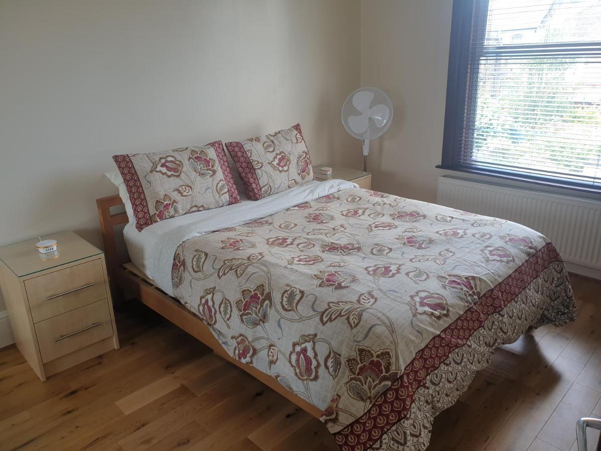 London Luxury Apartments 1Min Walk From Underground, With Free Parking Free Wifi Exterior photo