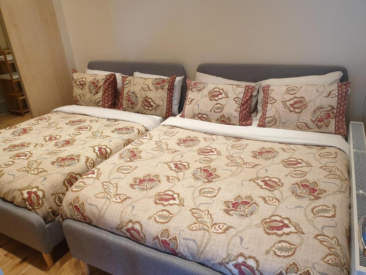 London Luxury Apartments 1Min Walk From Underground, With Free Parking Free Wifi Exterior photo