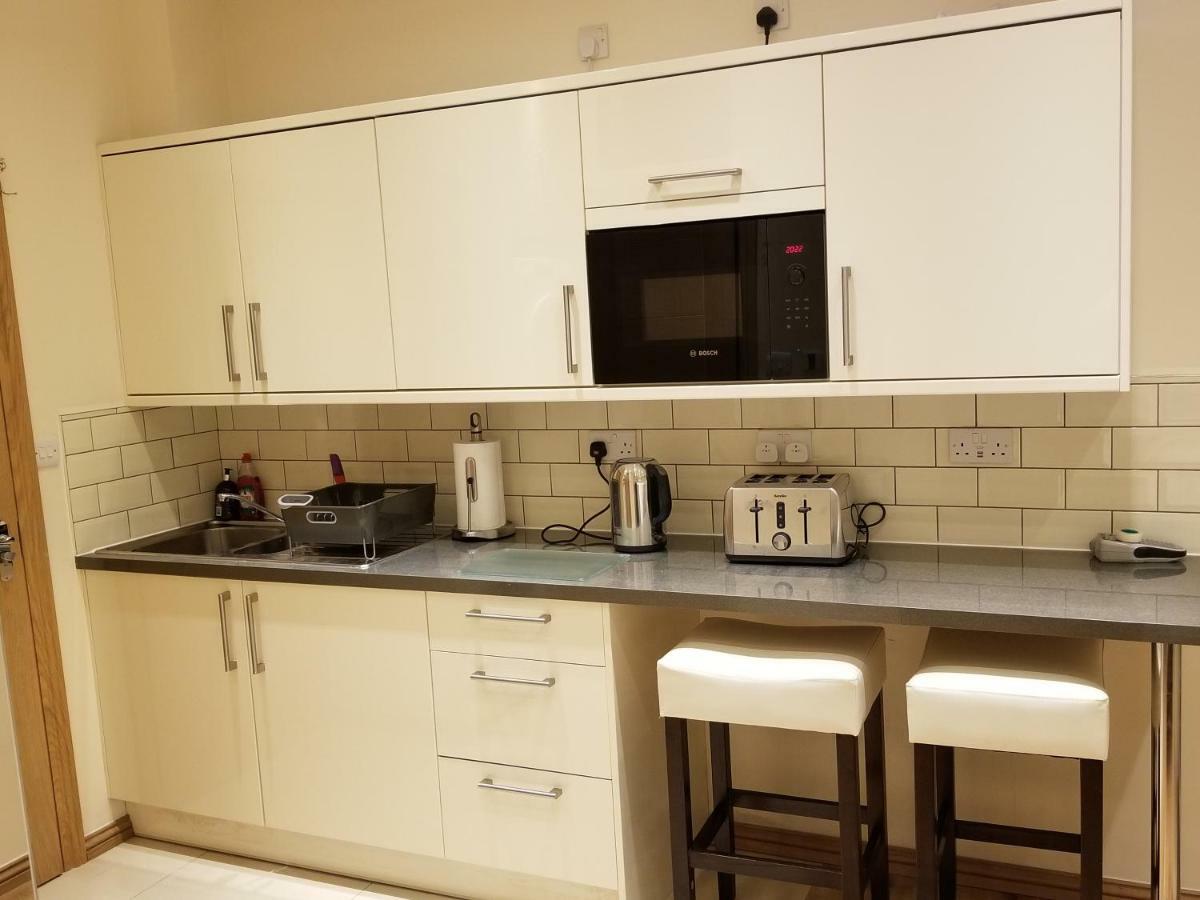 London Luxury Apartments 1Min Walk From Underground, With Free Parking Free Wifi Exterior photo